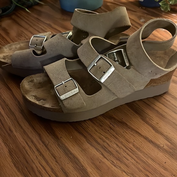Suede tan platform sandals - Picture 2 of 3